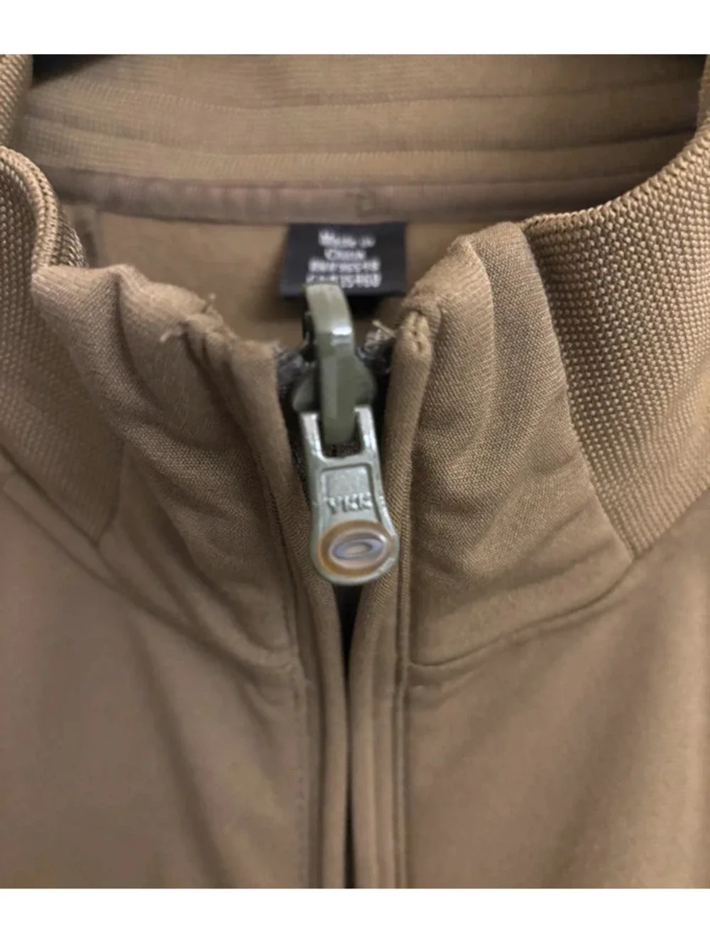 Oakley Men's Lightweight Brown Softshell Jacket with Zip Pockets